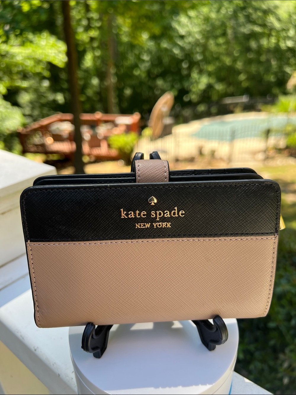kate spade Madison Colorblock Two-Tone Saffiano Leather wallet beige/black NWT
